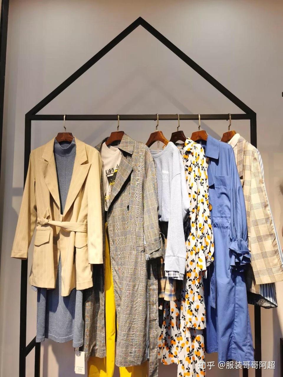 服裝拿貨口語怎么說？最全的服裝批發市場進貨行話與鞋帽批發指南